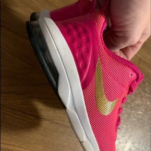 Toddler girl sz 9 Nike Air Max pink